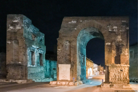 L'Arco di Adriano, silenzioso testimone della storia